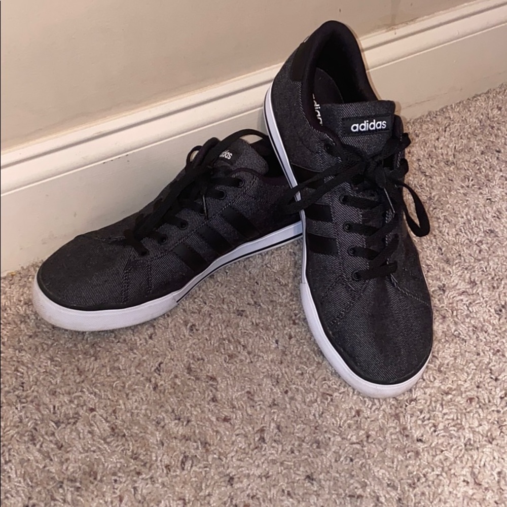 Men’s adidas tennis shoes